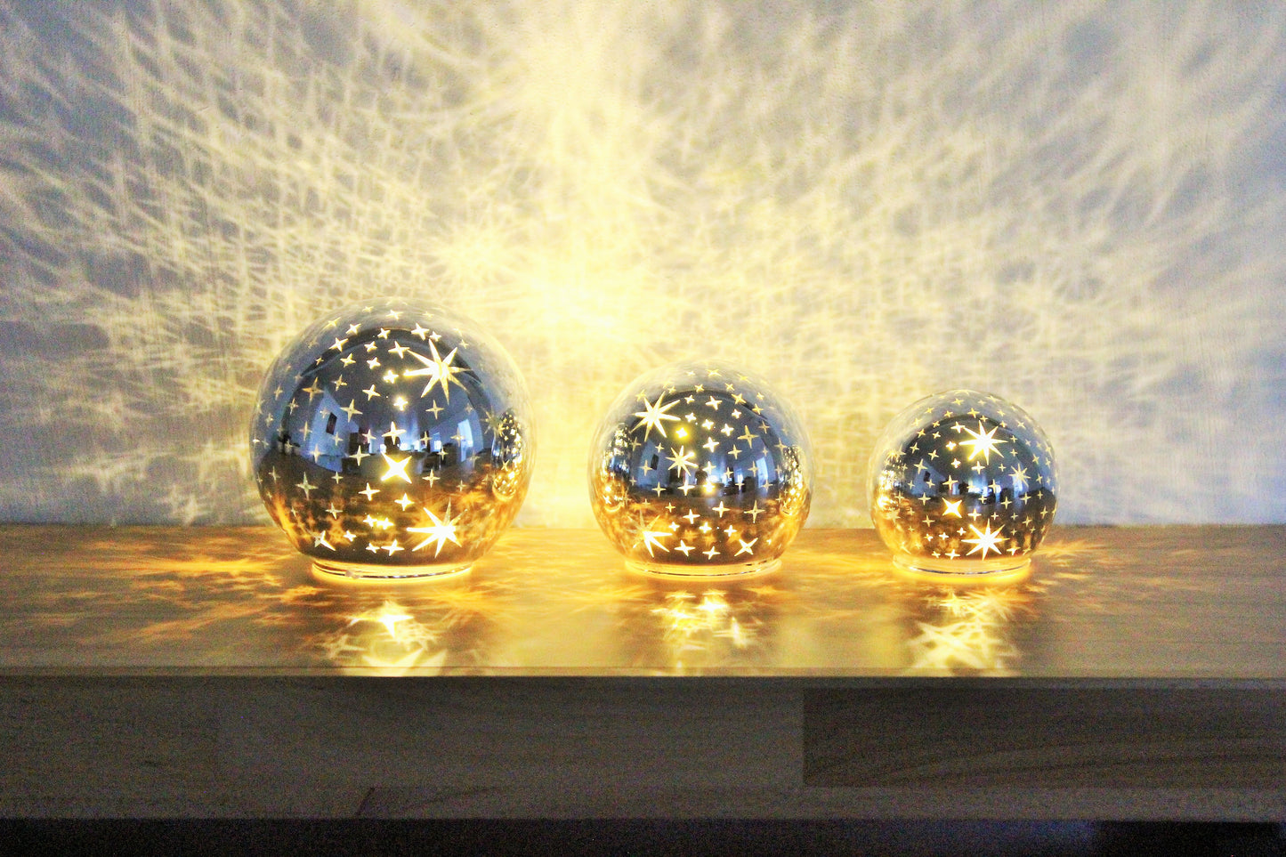 LED-Stimmungslichter Sternenglanz, 3er-Set, 10, 13 und 15 cm Durchmesser, mit Timer, Spiegelglanz-Finish.