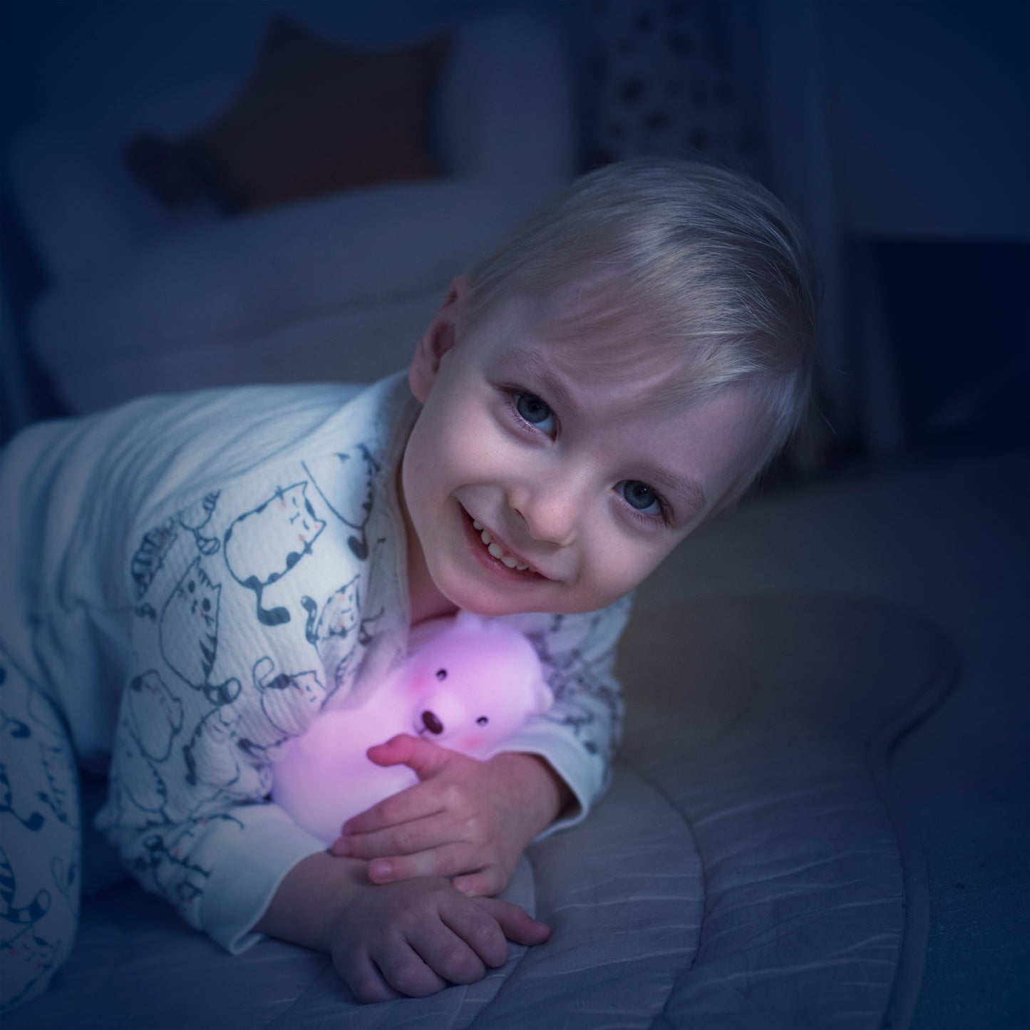 Pabobo LED Nachtlicht Lumicolor Farbwechsel Bär mit Untergrund-Erkennung, Einschlafhilfe, sparsamer LED Betrieb, Angelcare