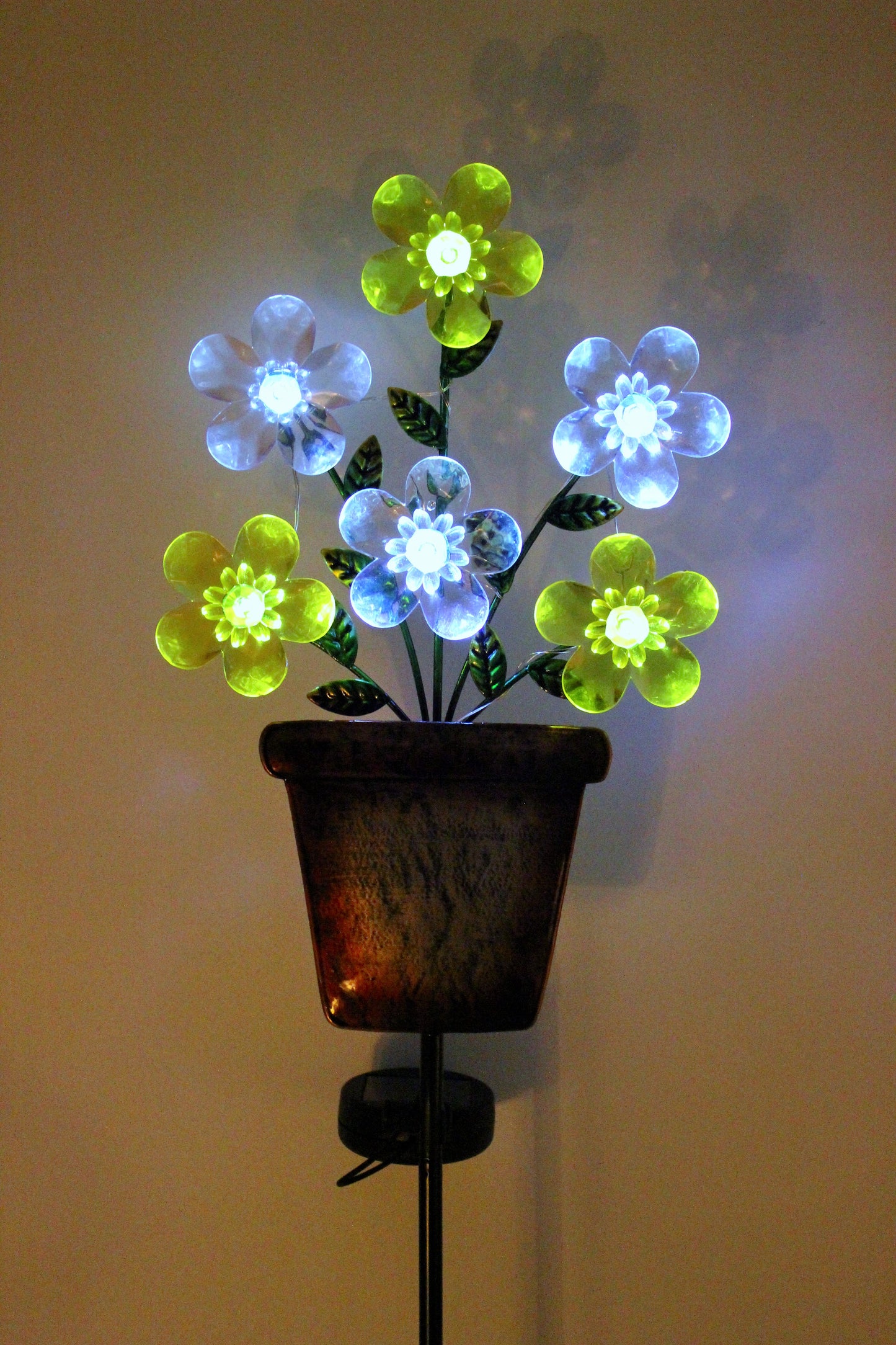 Solar Blumenstrauß in Metalltopf, LED Leuchte, Stehleuchte, Lampe